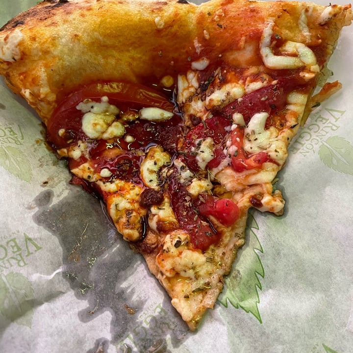 photo of Rincón veggie Pizza Margarita shared by @carolinasuarez on  06 Apr 2022 - review