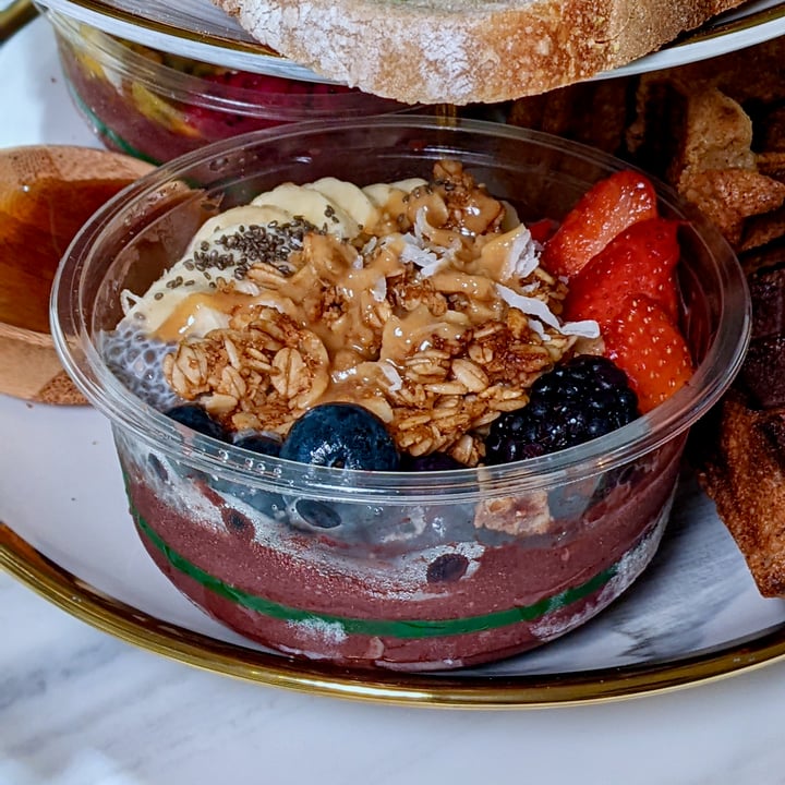 photo of The Oatberry Cafe Berrylicious Acai Bowl shared by @xinru-t on  05 May 2022 - review