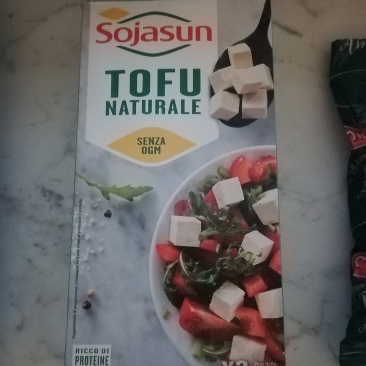 photo of Sojasun Tofu al naturale shared by @giadabroggio on  30 Sep 2022 - review