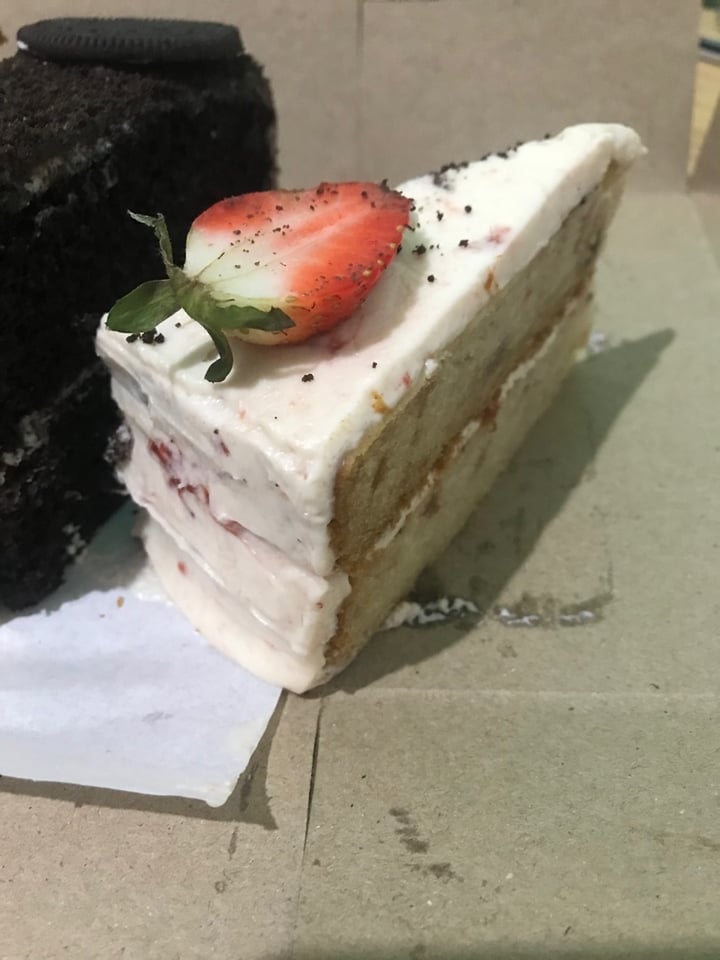 photo of Rumah Juliet Vanilla Strawberry Cake shared by @rizqitamulia on  16 Mar 2020 - review