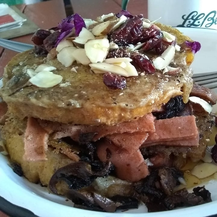 photo of Chía Fonda Vegana Pan francés salado shared by @kresdey on  08 Jun 2020 - review
