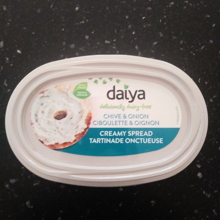 photo of Daiya Chive & Onion Cream Cheeze Style Spread shared by @practicallyvegan on  08 Oct 2020 - review