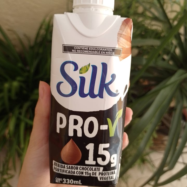 photo of Silk bebida sabor chocolate con 15 g de proteina shared by @haruuu on  25 Oct 2022 - review