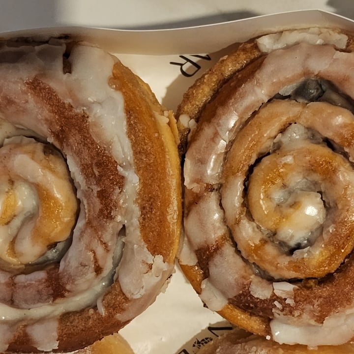 photo of Green Bar Cinnamon Rolls shared by @teamaldous on  11 May 2022 - review