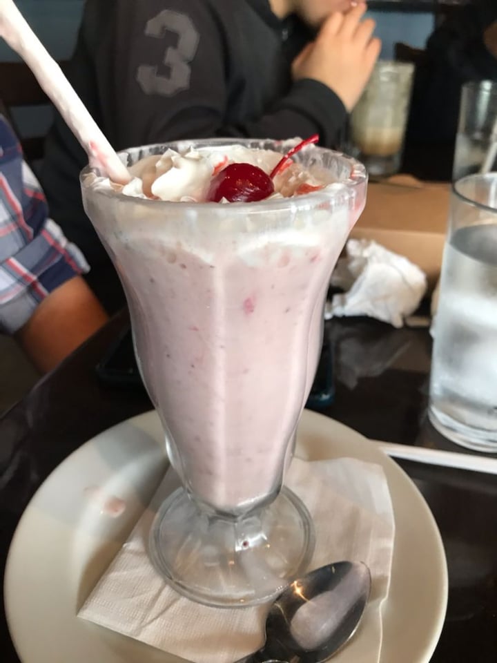 review photo of Ethos Vegan Kitchen Strawberry milkshake shared by @dxlauder on 14 Jan 2020 - review