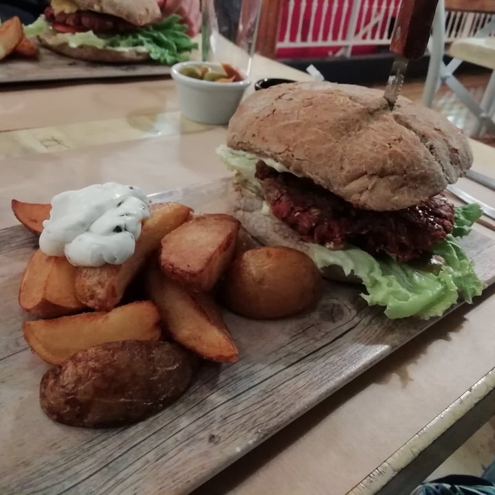 photo of Viva Burger Burger Queen shared by @nostoc on  28 Aug 2021 - review