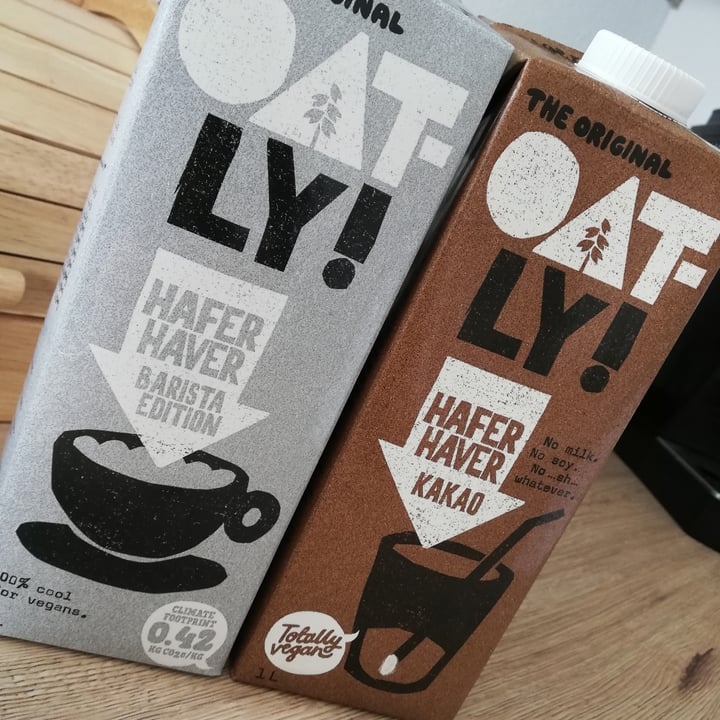 photo of Oatly Oat Drink Barista Edition  shared by @chillmops on  30 Apr 2020 - review