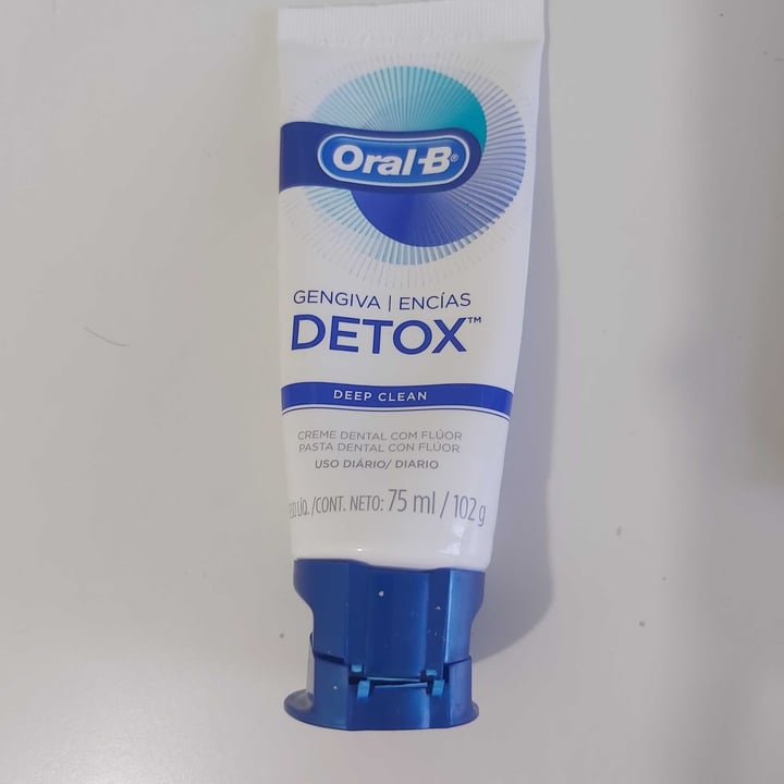 photo of oral b Detox Creme Dental shared by @raiaguirra on  25 Jun 2022 - review