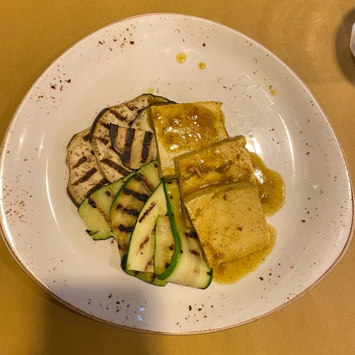 photo of Osteria Frutteria Lombarda Da Pietro Tofu Al Curry shared by @alecann on  15 Nov 2022 - review