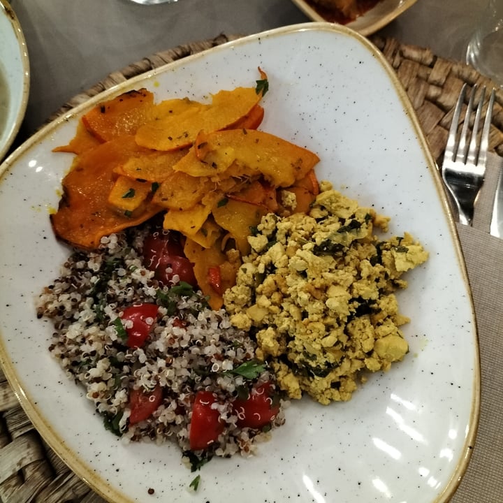 photo of BioEssere Café&Bistrot veg & vegan Piatto misto shared by @zago on  17 Sep 2022 - review