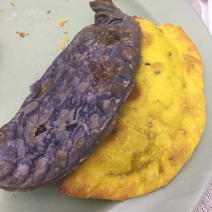 review photo of Central pizzas y empanadas Empanadas Veganas shared by @milimtn on 08 Nov 2021 - review