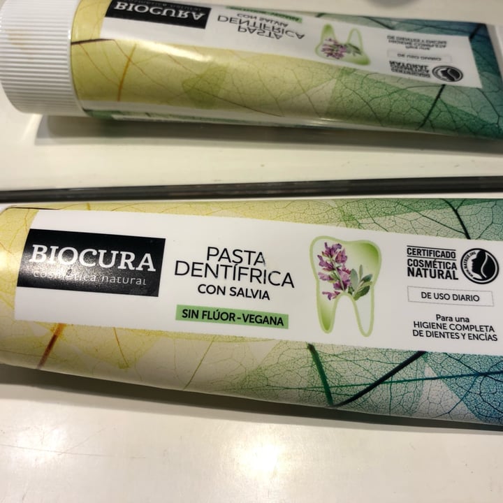 photo of Biocura Biocura Pasta Dentífrica Vegana shared by @neil on  11 Nov 2021 - review