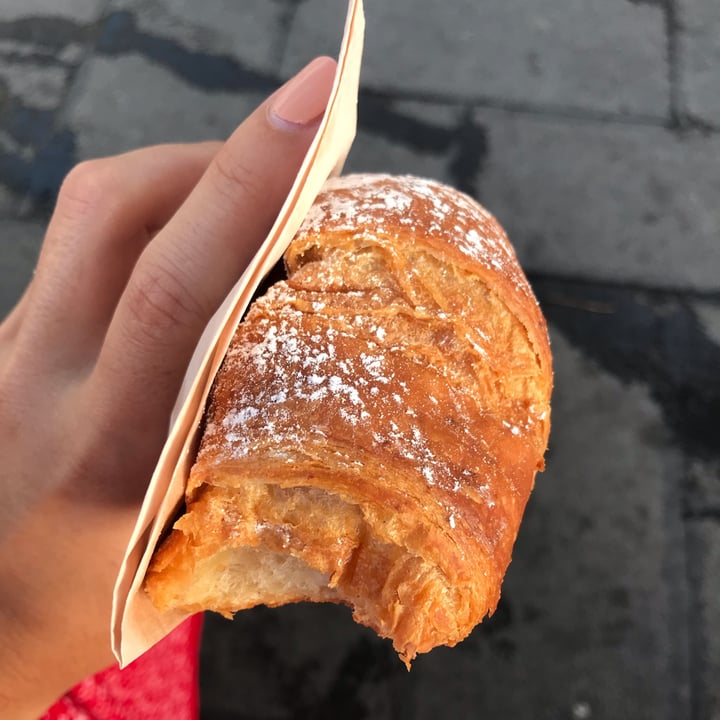 review photo of Pasticceria Sal De Riso Cornetto vegano shared by @nisidamasullo on 08 Sep 2022 - review