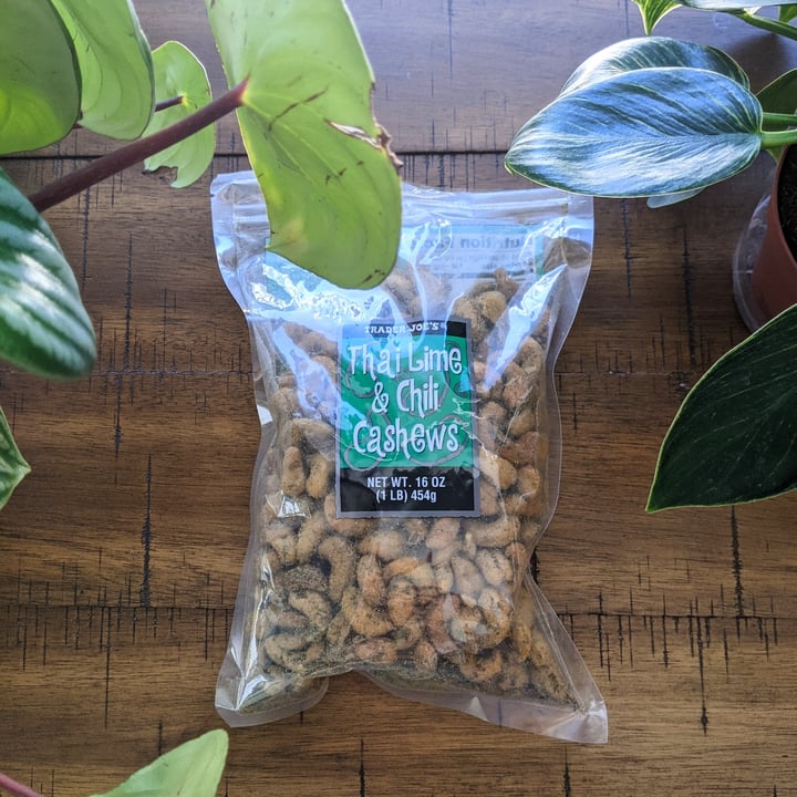 photo of Trader Joe's Thai lime & chili cashews shared by @lou on  10 Sep 2021 - review