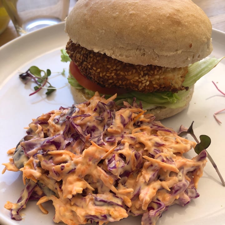 photo of Honest Food Tofu burger shared by @tinacheng on  10 Mar 2021 - review