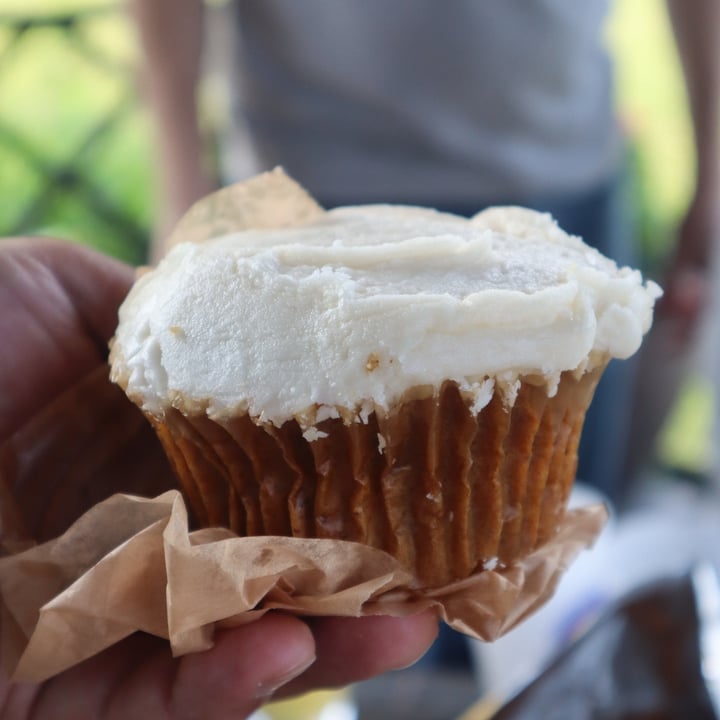 photo of Pattycake Bakery Carrot Cake Cupcake shared by @lizmaselli on  02 Aug 2021 - review