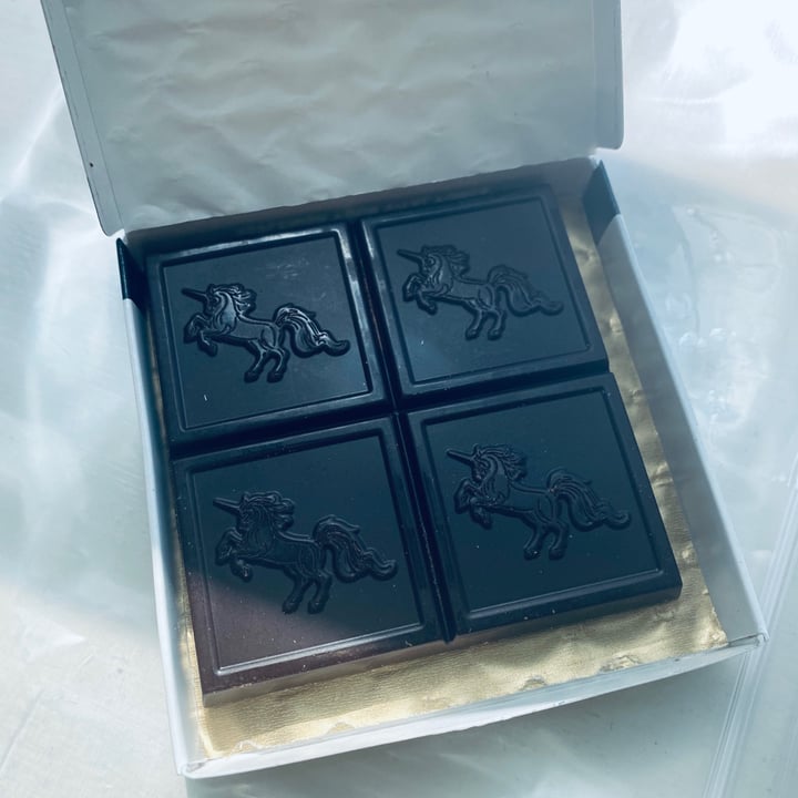 review photo of Addictive Wellness Recharge chocolate shared by @sarahfes on 05 May 2020 - review