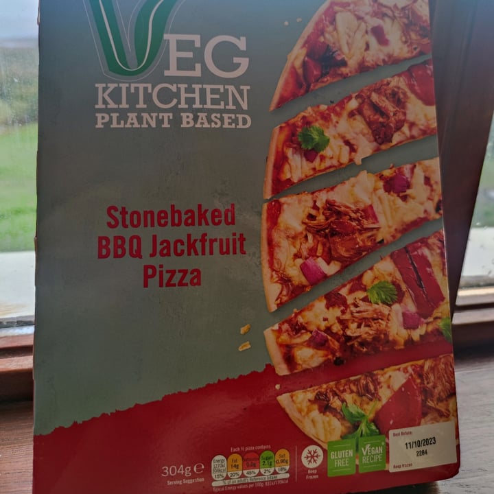 photo of Supervalu Veg Kitchen Plant Based Stonebaked bbq jackfruit pizza shared by @arsone on  10 Nov 2022 - review