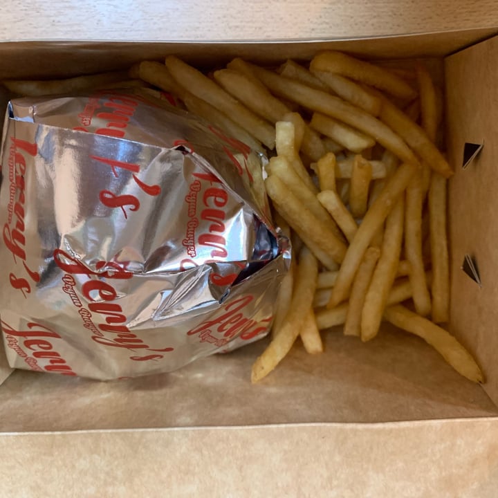 photo of Jerry's Vegan Burgers Jerry’s NotChiken Crispy shared by @onomatias on  16 May 2022 - review