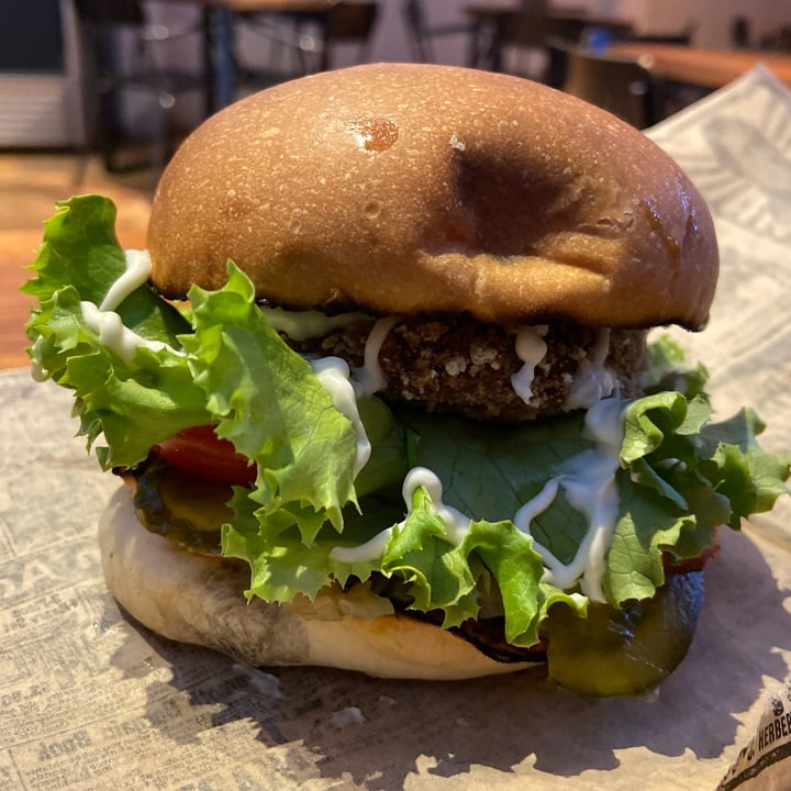 photo of BOBQ - Hamburgeria VEGGY burger shared by @ghepa76 on  31 May 2022 - review