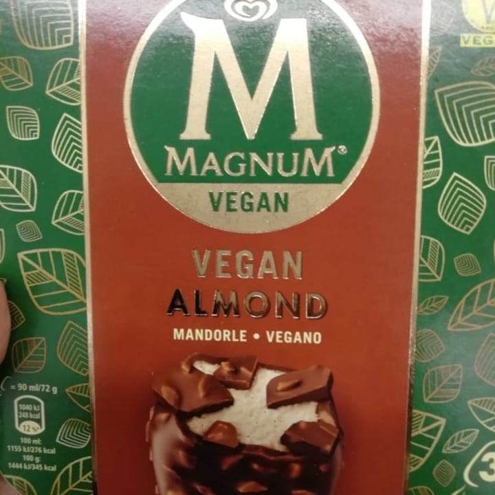 photo of Magnum Magnum Vegan Almond shared by @justmars on  05 Jan 2022 - review