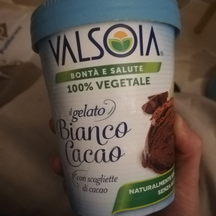 photo of Valsoia Gelato Bianco Cacao shared by @rebvelvet on  20 Feb 2021 - review