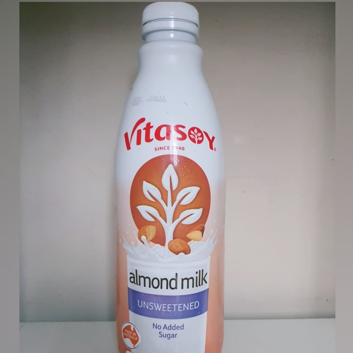 review photo of Vitasoy | The Soy Experts Almond Milk (Unsweetened) shared by @zoedsn on 20 Jan 2022 - review