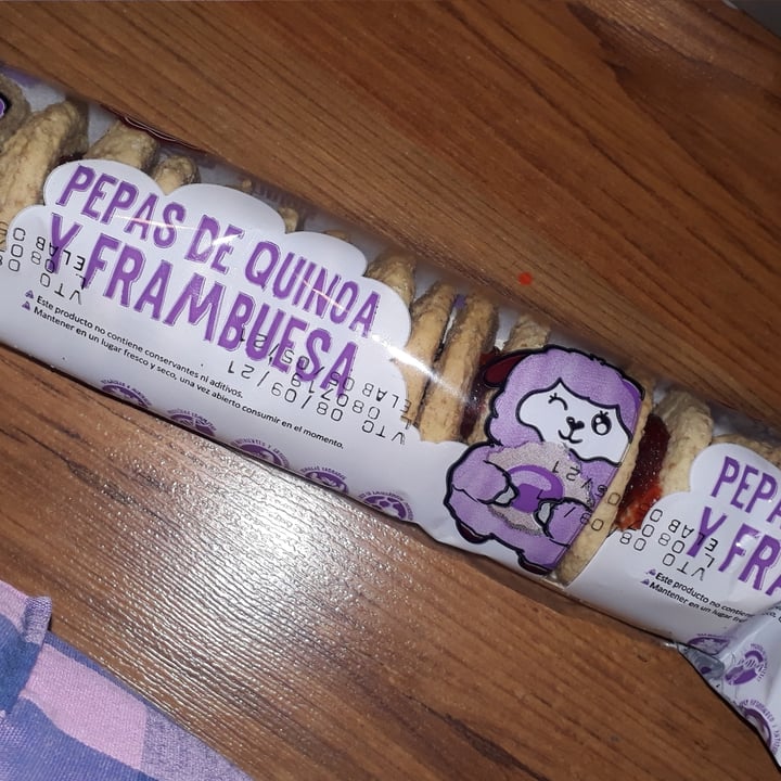 review photo of Kiwicha Pepas de Quinoa y Frambuesa shared by @carlaayes on 26 May 2021 - review
