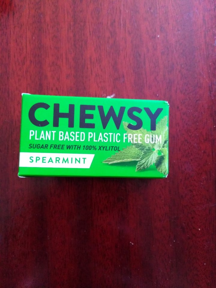 photo of Chewsy Spearmint Plant Based Plastic Free Gum shared by @llucia on  07 Jun 2020 - review