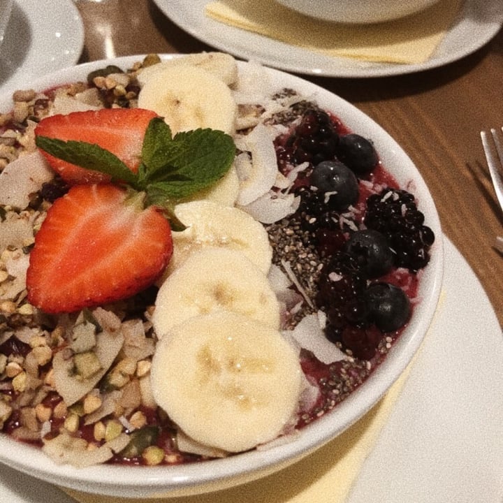 review photo of MyRaw Café Smoothie Bowl Forest Fruit shared by @juliageyer on 12 Aug 2020 - review