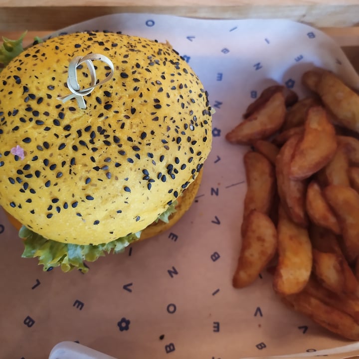 photo of Flower Burger Classic cecio shared by @rosannasanseverino on  22 Mar 2022 - review