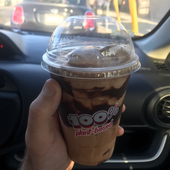 photo of Monty's good burger Chocolate Shake shared by @dominionandchill on  26 Jun 2020 - review