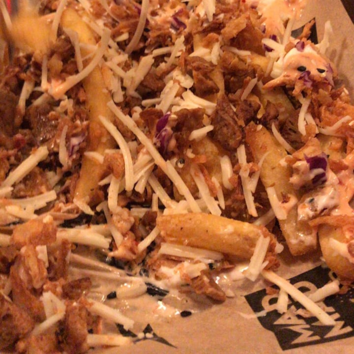 review photo of Mad Mad Vegan Supreme yaya fries shared by @jorgevegan on 10 Sep 2020 - review