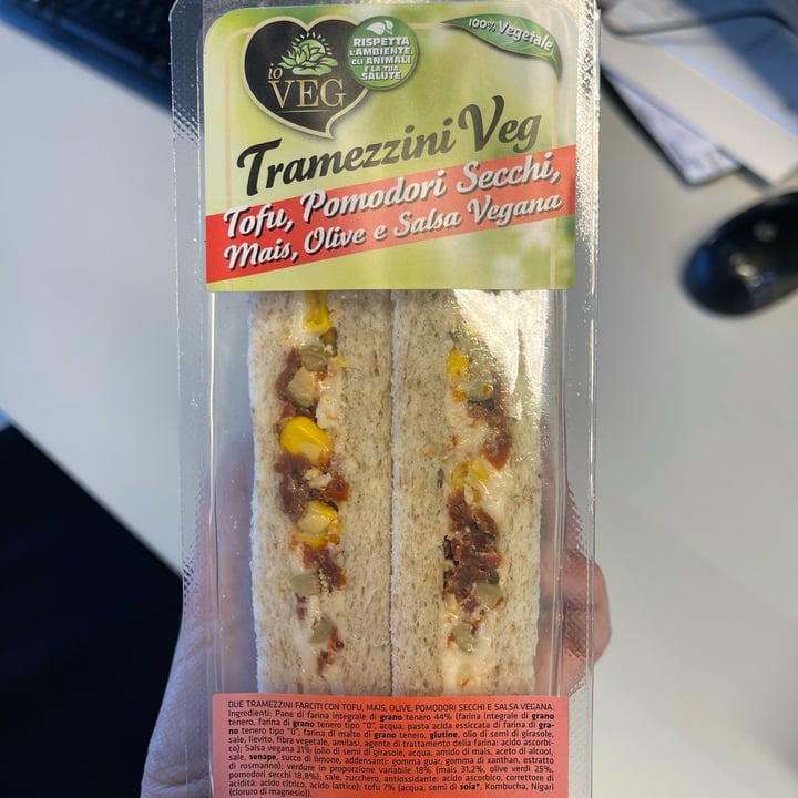photo of ioVEG Tramezzini tofu, mais, pomodori secchi, olive e salsa vegana shared by @melissa1979 on  31 Mar 2022 - review