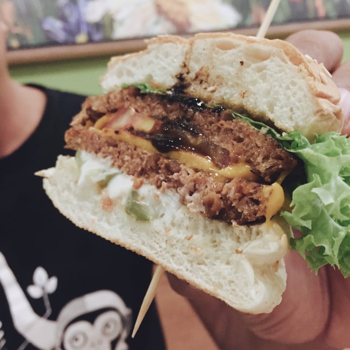 photo of Nature Cafe Black Pepper Sauce Burger (Beyond Burger) shared by @waisum on  28 Apr 2019 - review