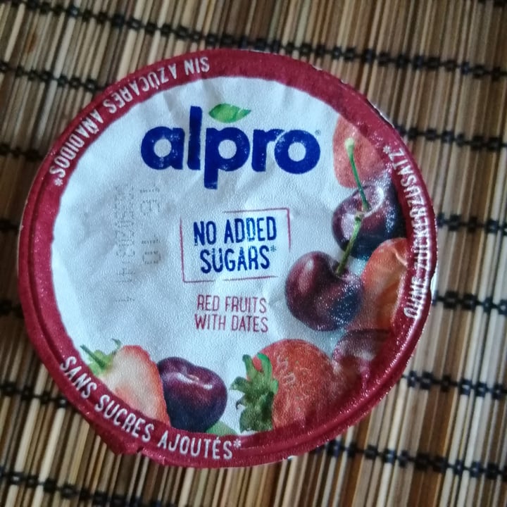 photo of Alpro Alpro soia frutti rossi e datteri shared by @alicepuglisi9 on  26 Sep 2022 - review