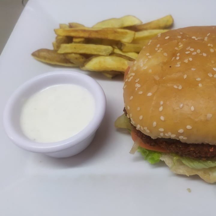 photo of Restaurante Vegetariano Om Shanti Hamburguesa shared by @angrouses on  12 Apr 2022 - review