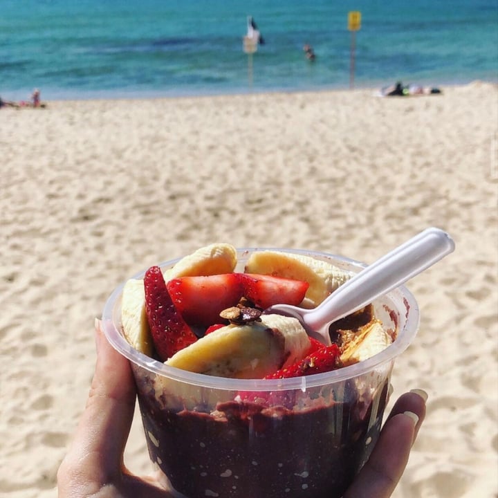 photo of d.Bowls Açaí bowl shared by @veganmadeeasy on  07 Nov 2020 - review