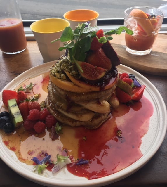 review photo of Speedo's Cafe Carmelized Banana and Chia Vegan Pancakes shared by @leslie on 06 Apr 2018 - review