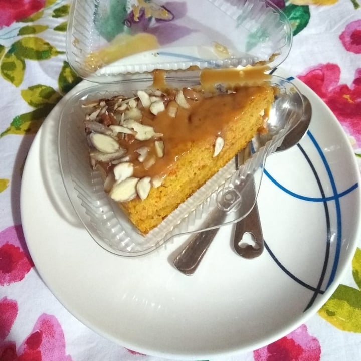 review photo of Xocolat And More Cake De Zanahoria Arequipe Almendras shared by @mayigreen on 19 Jun 2020 - review