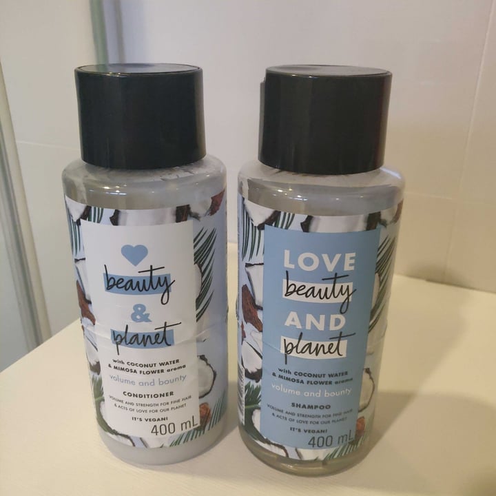 photo of Love Beauty and Planet Coconut Water & Mimosa Flower 2in1 Shampoo and Conditioner Bar shared by @yulianav on  22 Jun 2020 - review