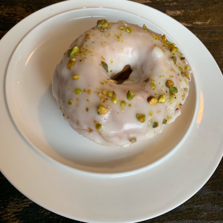 photo of Bloomer's Rose Pistachio Donut shared by @lullaby on  28 Sep 2019 - review