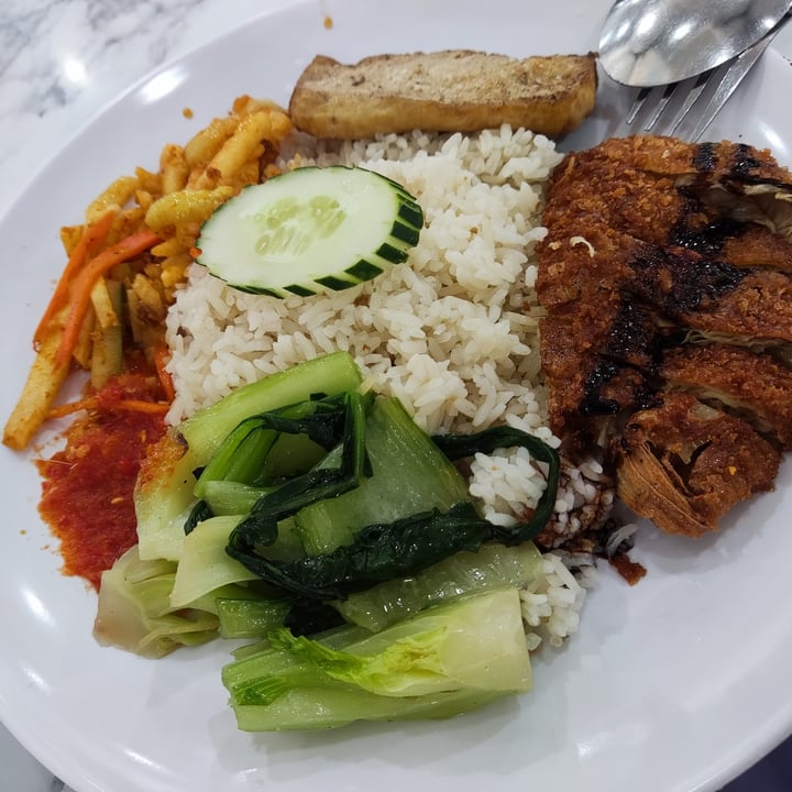 photo of Veggie 121 Chicken rice shared by @phgoh on  25 Mar 2022 - review