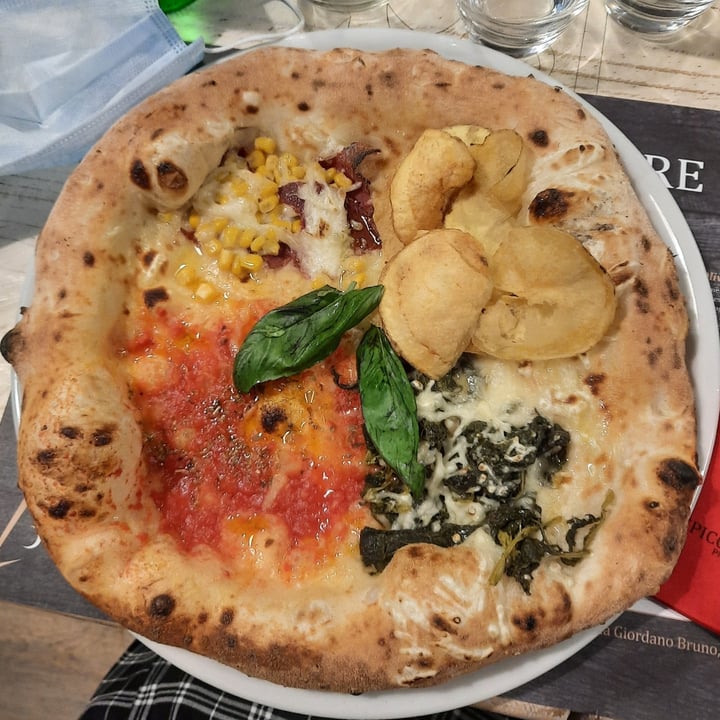 photo of Spicchi d'Autore Vegan pizza shared by @tania- on  12 Nov 2021 - review