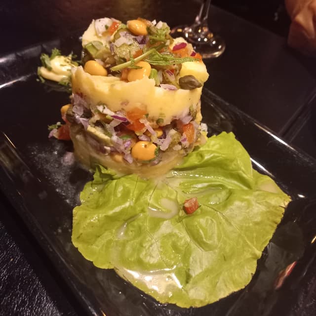 菜肴“Causa Limeña”的照片