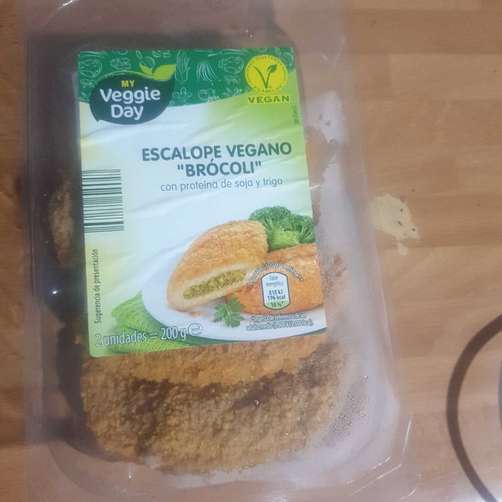 photo of My veggie day Escalope vegano "brócoli" shared by @olgaaa on  26 Jun 2021 - review