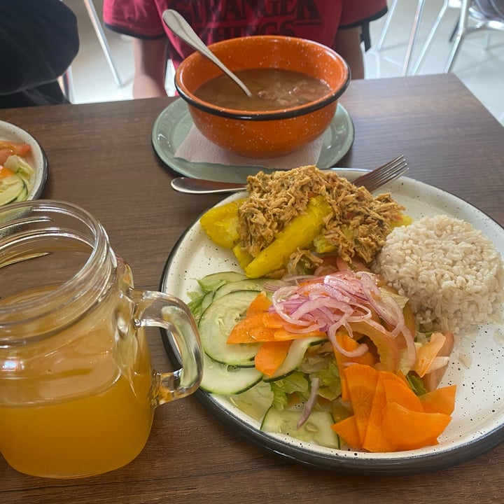 review photo of Restaurante vegano zona prosalud menú del día shared by @juquintero on 08 Jul 2022 - review