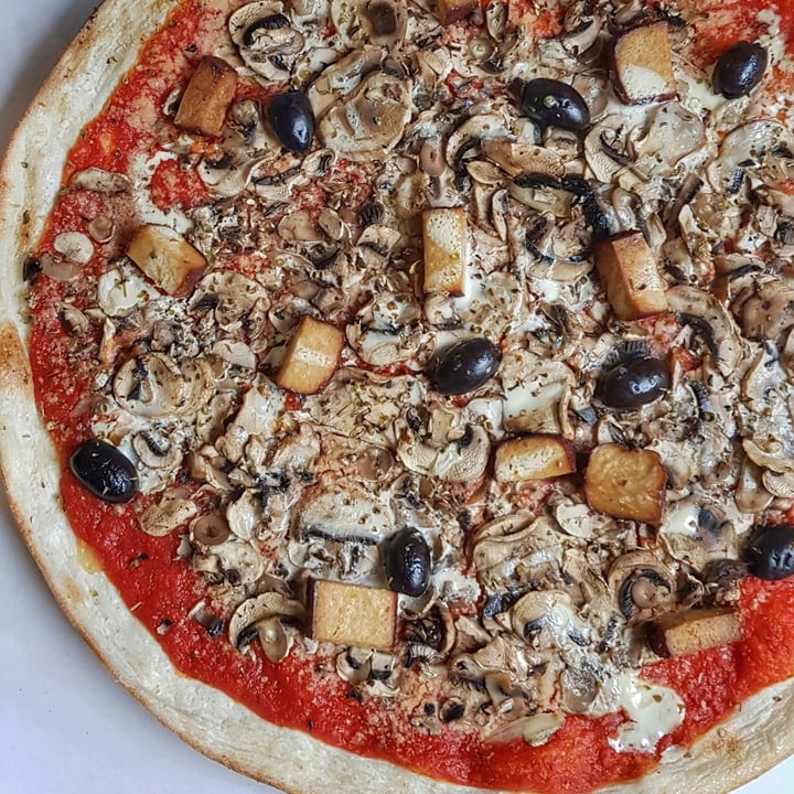 photo of La Dolce Vita Pizza Tofu shared by @doucefrugalite on  26 May 2020 - review