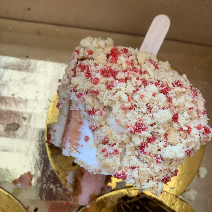 photo of Vegan Treats, Inc. Strawberry Cheesecake On a Stick shared by @veggie5 on  31 May 2022 - review