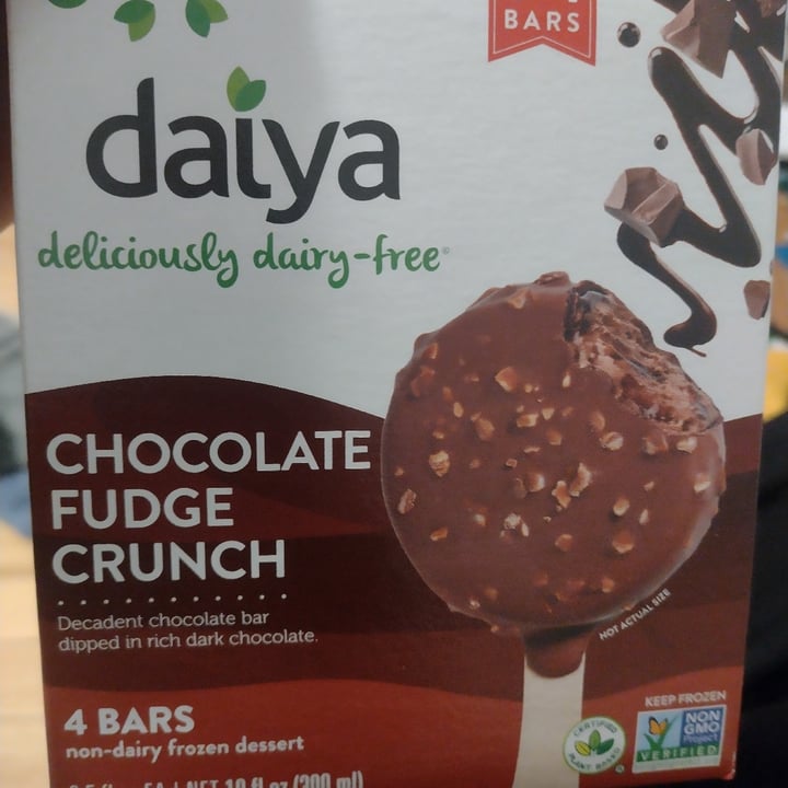 photo of Daiya Chocolate fudge crunch shared by @barber on  28 Dec 2021 - review